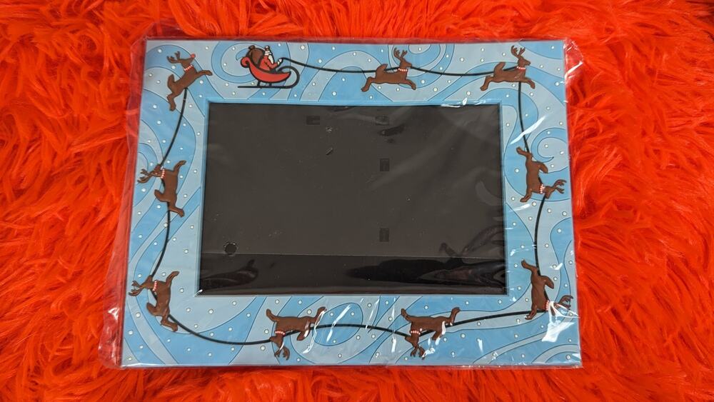 NWT VTG 2009 Petsmart Blue PVC Rubber Winter Santa Reindeer Christmas 4x6 Frame